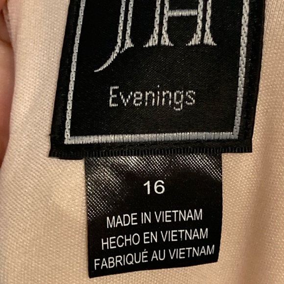 JH EVENINGS FORMAL LIGHT PEACH / PINKISH WITH SILVER METALIC DRESS SIZE 16 NWT - Picture 11 of 15